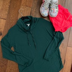 a n d e a w y Green cowl neck pullover